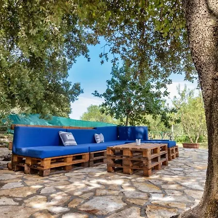 Vintage Winehouse Backov Holiday home *